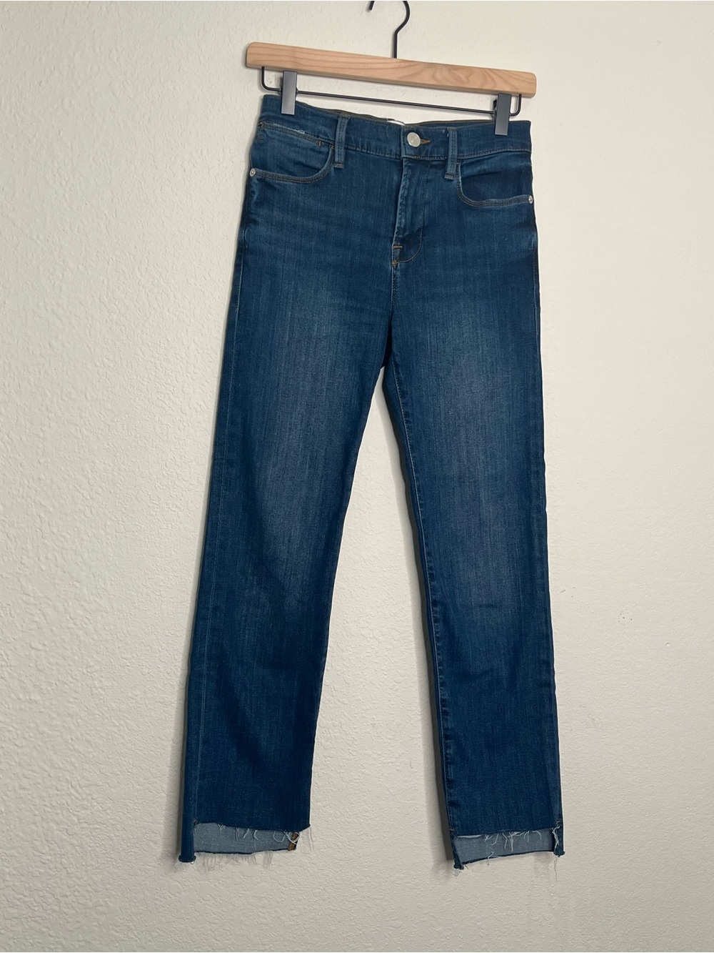 Frame le high straight